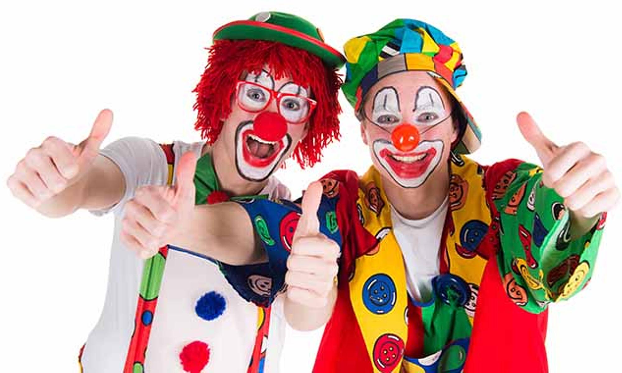 Die "Clowns im Dienst" muntern Kinder in Kliniken auf.